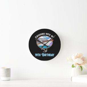 Kreuzfahrtliebhaber auf dem Weg zu meinem 70. Gebu Runde Wanduhr