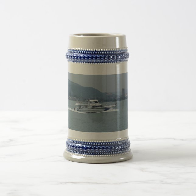 Kreuzfahrtschiff am Fluss Tamsui Gray / Blue 22 oz Bierglas (Mittel)
