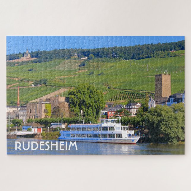 Kreuzfahrtschiff, Rudesheim, Deutschland (Horizontal)