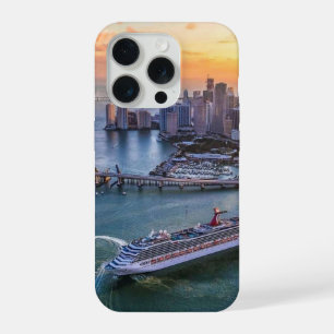 Kreuzfahrtschiff und Küsten-Skyline-Stadtbild von iPhone 15 Pro Hülle
