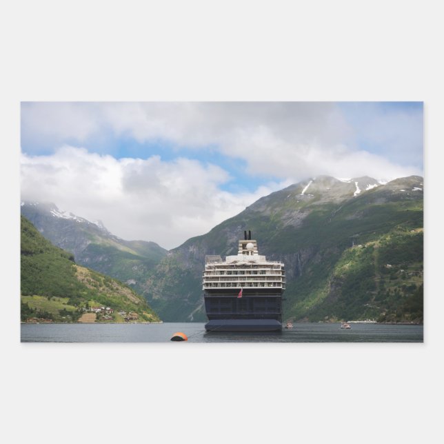 Kreuzschiff in Geirangerfjord-Aufkleber Rechteckiger Aufkleber (Vorderseite)