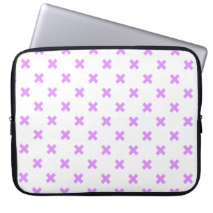 Kreuzstiche von Lilac auf Weiß Laptopschutzhülle