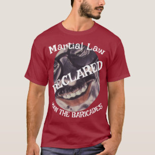 Kriegsrecht Trump setzt die Zwischenwahlen 2026 au T-Shirt