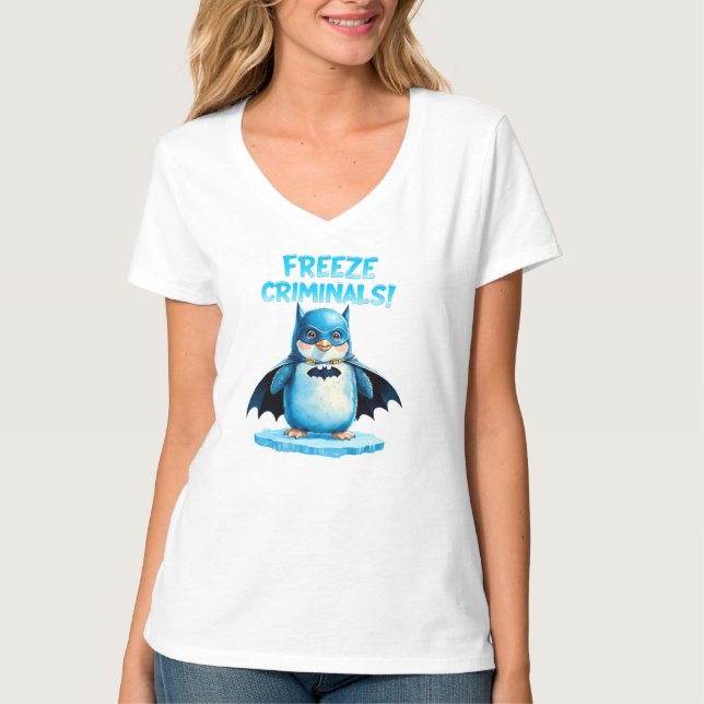 Kriminelle zum Einfrieren - Dunkler Pinguin T-Shirt (Vorderseite)