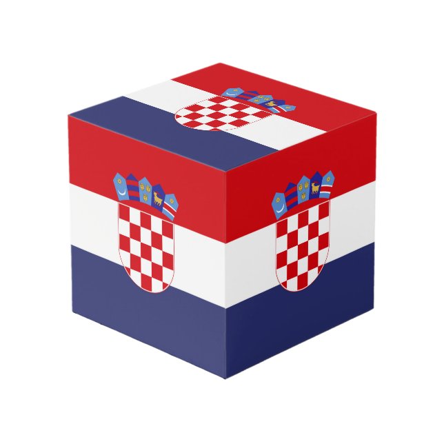 Kroatien-Flagge Würfel (Vorderseite Schrägansicht)