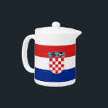 Kroatische Flaggenteapot<br><div class="desc">Fügen Sie Ihrer Teesammlung eine Touch kroatischen Stolzes hinzu, mit unserem exklusiven Teekessel mit der Flagge Kroatiens! Dieser Teekessel, der mit viel Liebe zum Detail gestaltet wurde, ist mehr als nur ein funktioneller Gegenstand, er ist ein Feier des kroatischen Kulturerbes und des kulturellen Stolzes. Das lebendige Design zeigt die ikonische...</div>