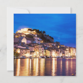 kroatische Stadt Sibenik in der Nacht