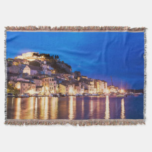 kroatische Stadt Sibenik in der Nacht. Decke