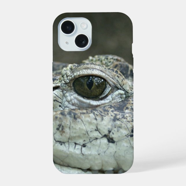 Krokodile Eye iPhone 15 Hülle (Rückseite)