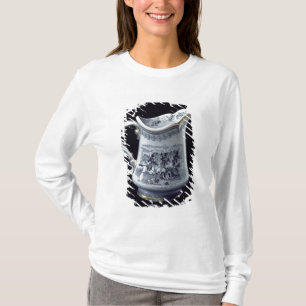 Krug mit einer Beschreibung der Gebühr der T-Shirt