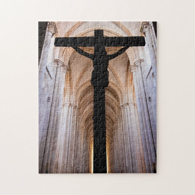 Kruzifix mit Jesus Christus. Gothic Alcobaca Abbey (Vertikal)