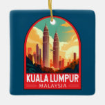Kuala Lumpur Malaysia Reisen Vintag Keramikornament<br><div class="desc">Kuala Lumpur Retrodesign. Die Stadt ist auch Zuhause zu britischen Sehenswürdigkeiten aus der Kolonialzeit wie dem Kuala Lumpur Bahnhof und dem Sultan Abdul Samad Gebäude.</div>