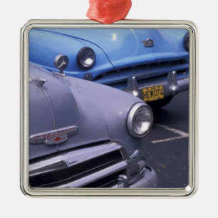 Kuba, Havanna. Klassische Autos aus den 1950er Jah Silbernes Ornament