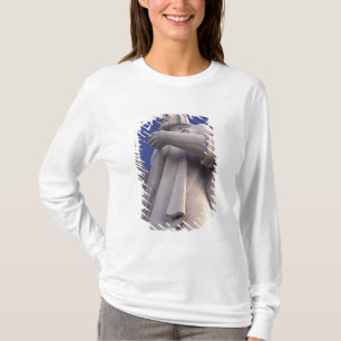 Kuba, Havanna, Skulptur von Jesus. T-Shirt