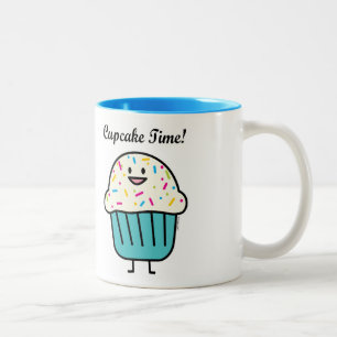 Kuchen-Zeit mit besprüht süßen Nachtischfondant Zweifarbige Tasse