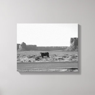 Kuh auf der Seite des Straßentals Tal 11x14 Leinwanddruck