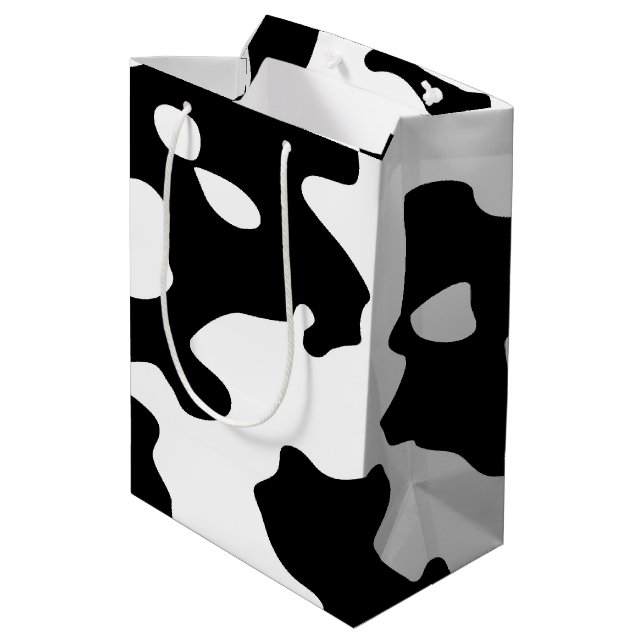 Kuh-Muster Schwarzweiss Mittlere Geschenktüte (Rückseite Schrägansicht)