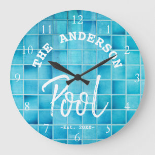 Kühle blaue Fliesen Schwimmbad Familienname indivi Große Wanduhr