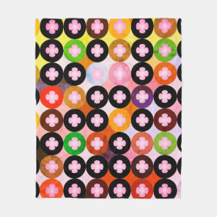 Kühle mehrfarbige Kreise und rosa Kleeblätter Fleecedecke