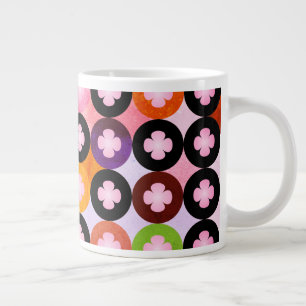 Kühle mehrfarbige Kreise und rosa Kleeblätter Jumbo-Tasse