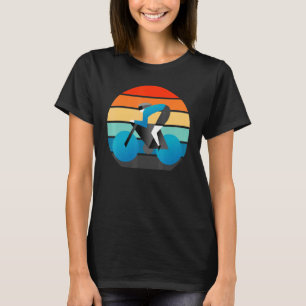 Kühle und sonnenuntergangs Straße Fahrradhelm mit T-Shirt