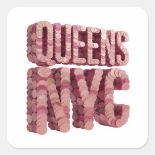 Kühles Pink QUEENS NYC Label Design Quadratischer Aufkleber