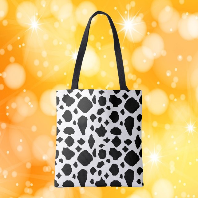 Kuhmuster Schwarz und Weiß Tasche (A tote bag with a black and white cow pattern)