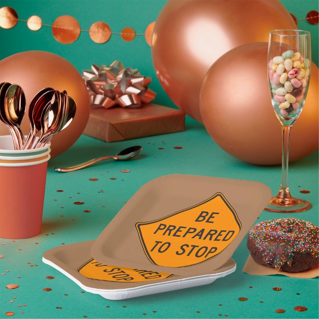 Kühne Orange muss vorbereitet werden, um das Straß Pappteller (Von Creator hochgeladen)