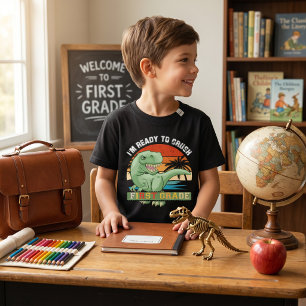 Kühner Dinosaurier T-Rex bereit, die 1. Klasse zu  T-Shirt