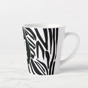 Kühnes Schwarz-Weiß-Zebramuster Milchtasse