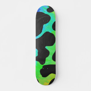 Kuhschwarz und Regenbogen Geschenke Skateboard