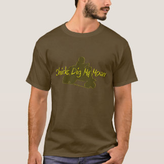 Küken graben meinen Mäher (Rasenmäher laufend) T-Shirt