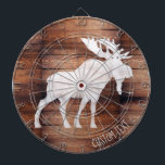 Kundengerechter Spray gemalte Elche auf hölzernem Dartscheibe<br><div class="desc">Rustikales Imitat hölzerner gemusterter Dartboard mit weißem Spray malte Elch-Silhouette und kundengerechten Text.</div>