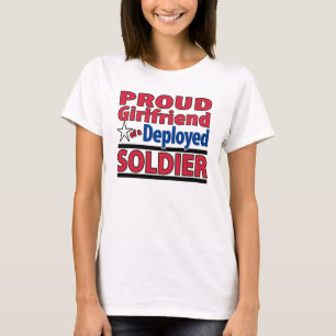Kundenspezifische Freundin eines entfalteten T-Shirt