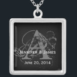 Kundenspezifische Versilberte Kette<br><div class="desc">Kundenspezifisches Monogramm,  Namen und Datums-Hochzeits-Halsketten. Fertigen Sie mit Ihnen Namen,  wedding Datum,  Monogramminitiale und Farbwahlen besonders an. Machen Sie große Geschenke für das Mädchen der Ehre,  Brautjungfern,  Blumenmädchen,  Mutter der Brautbraut,  Mutter des Bräutigams.</div>