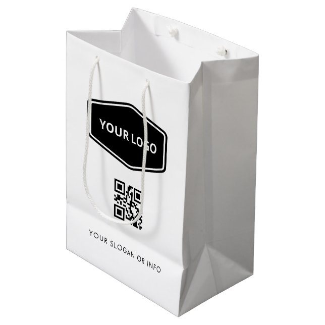 Kundenspezifischer QR-Code und weiße Werbung für G Mittlere Geschenktüte (Vorderseite Schrägansicht)