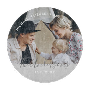 Kundenspezifisches Foto mit Familienname und fests Schneidebrett