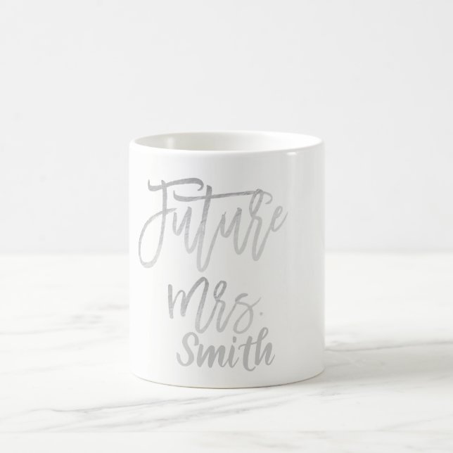 KÜNFTIGE FRAU. Silver Modern Script Name Personali Kaffeetasse (Mittel)