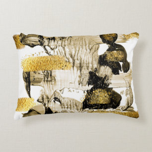 Kunst und Gold. Trendfarben mit goldener Farbe und Dekokissen