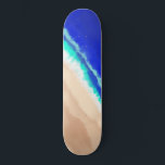 Künstlerisch Modern Blue Aquamarin Sandstrand Wass Skateboard<br><div class="desc">Dieses künstlerische und moderne Aquarelldesign ist perfekt für die Sommersaison. Es zeigt einen handbemalten, aquamarinen, grünen, kobaltblauen und sandbraunen tropischen Strand mit brauner Wasserfarbe. Es ist cool, einzigartig, künstlerisch und trendig. ***WICHTIGE HINWEIS FÜR DESIGN: Für individuelle Designanfragen, wie z.B. passende Produktanfragen, Farbänderungen, Platzierungsänderungen oder andere Änderungswünsche, klicken Sie bitte auf...</div>