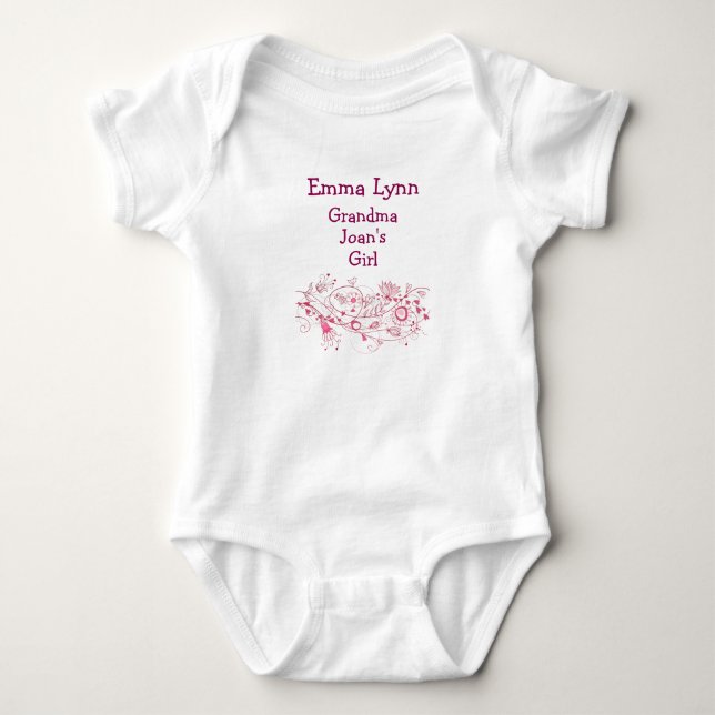Künstlerische Oma-Blume hören personalisieren Baby Strampler (Vorderseite)