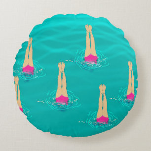 Künstlerische Schwimmer, die unter dem Party Wasse Rundes Kissen