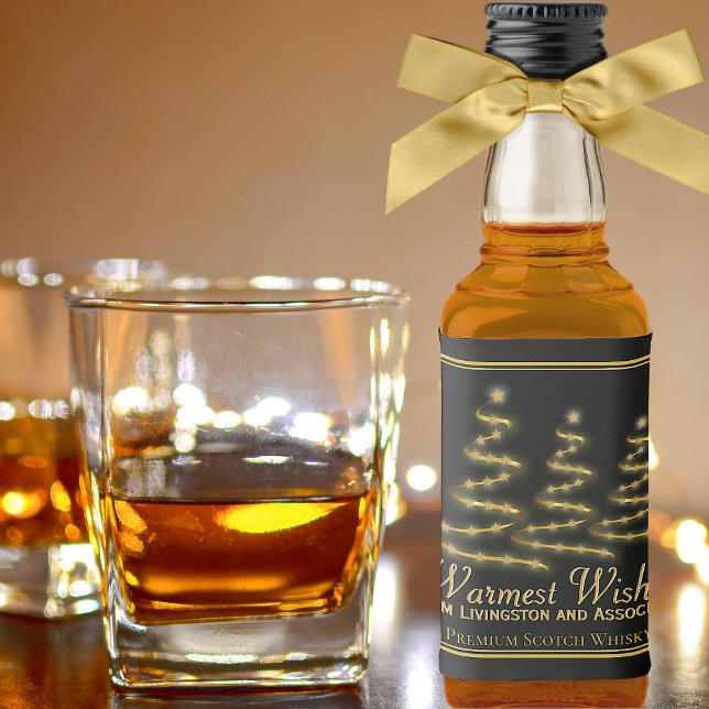 Künstlerische Weihnachtsbäume auf dem Schwarzen Ho Alkoholflaschenetikett (In Situ with Bow)