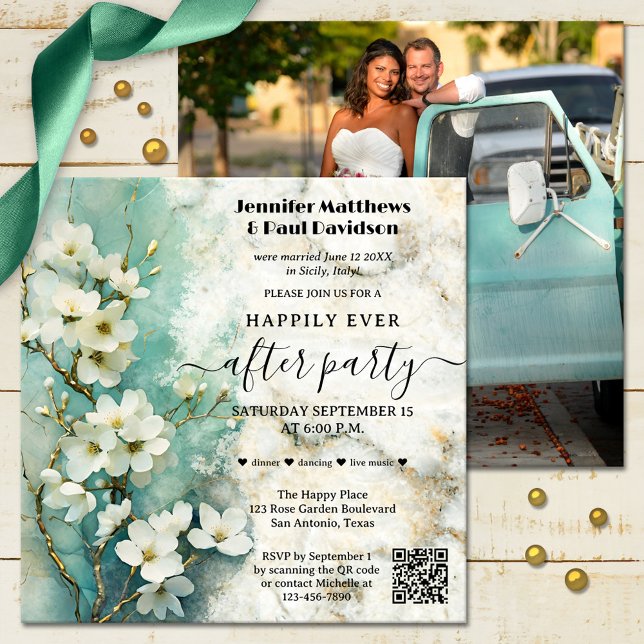 Künstlerischer Marmor floral je nach Hochzeit Einladung (A happily after wedding photo invitation with QR code showing white flowers on marble. )