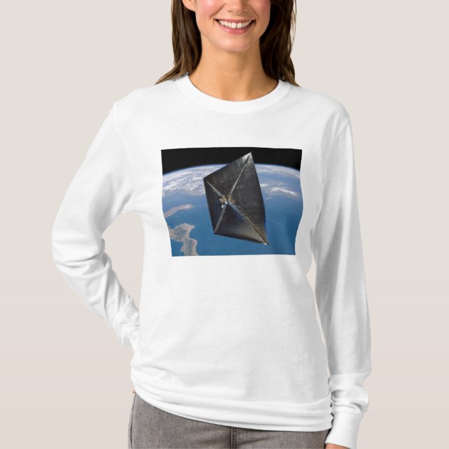 Künstlerisches Konzept von NanoSail-D im Weltraum T-Shirt (Vorderseite)