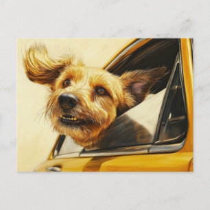 Kunstprint: Verspielter Hund genießt Autofahrt Postkarte