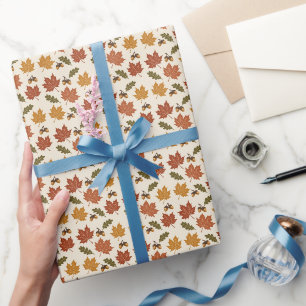 Kupferne Ahornblätter und Eicheln Herbst-Geschenkp Geschenkpapier