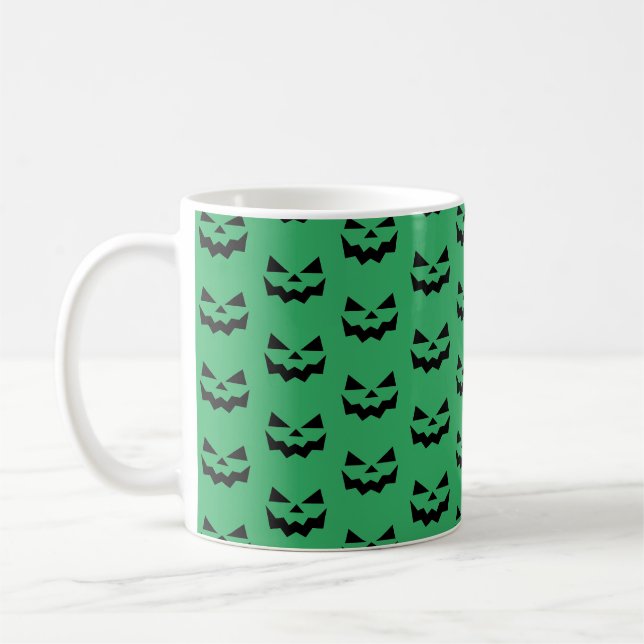 Kürbisgesicht mit grünem und schwarzem Jack Kaffeetasse (Links)