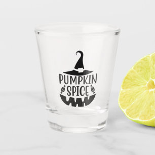 Kürbisgewürz mit einer Jack-O-Lantern-Hexe Schnapsglas