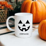 KÜRBISLATERNE PUMPKIN INDIVIDUELLE NAME TASSE<br><div class="desc">Feiern Sie Halloween im Stil mit unserer exklusiven Kürbisgesicht COFFEE TASSE, einem vielseitigen Accessoire, das an Ihren individuellen Stil angepasst werden kann. Fügen Sie Ihren Namen oder eine CUSTOM-NACHRICHT hinzu, um sie wirklich zu Ihrem Ziel zu machen. Diese TASSE besticht durch ein weißes Kürbissdesign, das die lustigen und unangenehmen Halloween-Momente...</div>